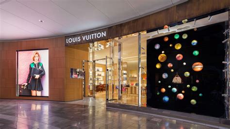 louis vuitton garden state|louis vuitton paramus plaza.